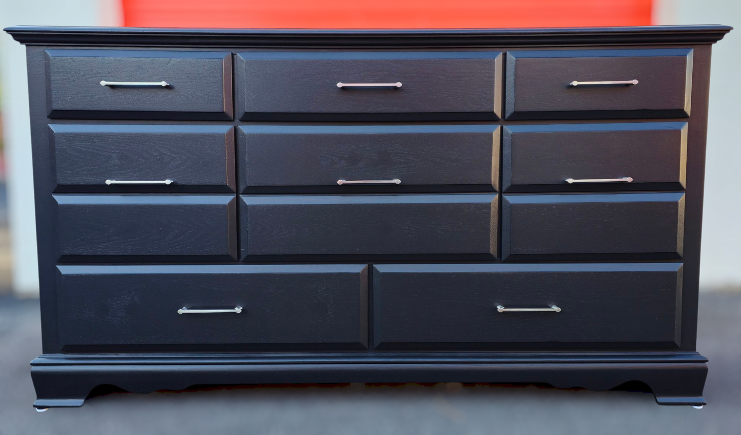 Beautiful fully refinished eight-drawer dresser