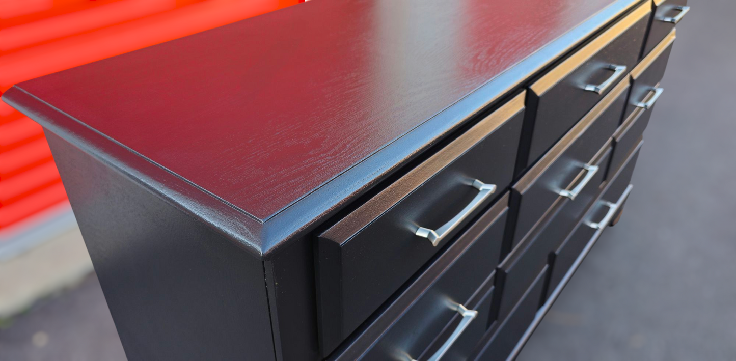 Beautiful fully refinished eight-drawer dresser