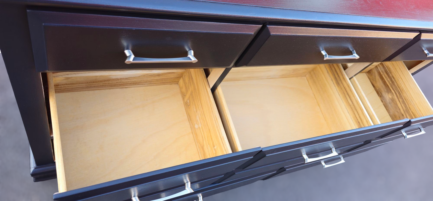 Beautiful fully refinished eight-drawer dresser