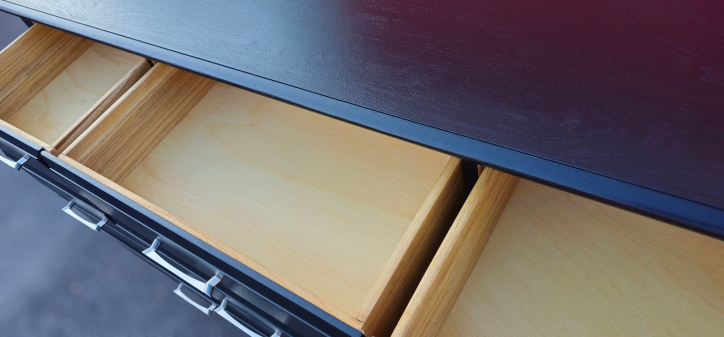 Beautiful fully refinished eight-drawer dresser