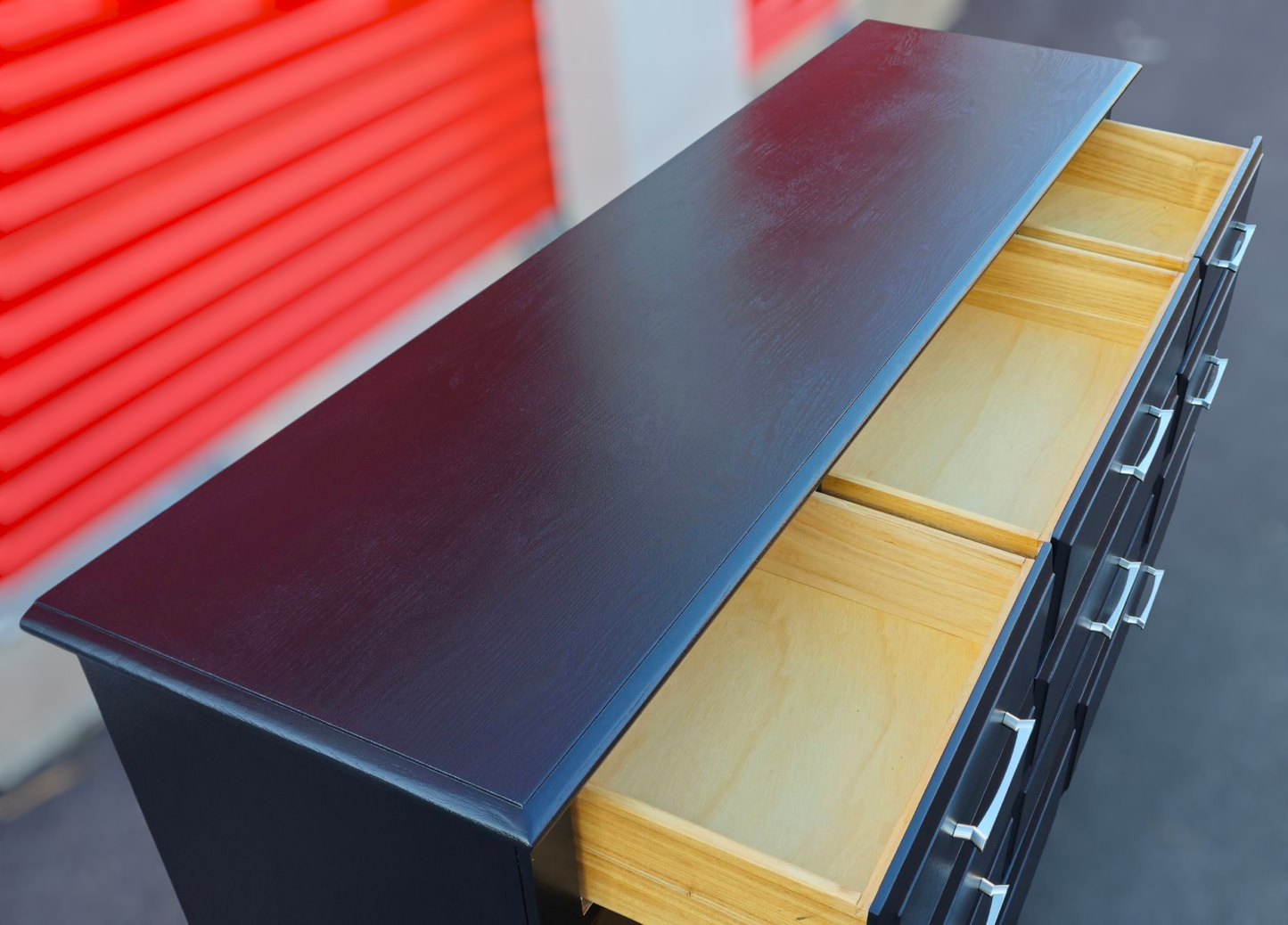 Beautiful fully refinished eight-drawer dresser