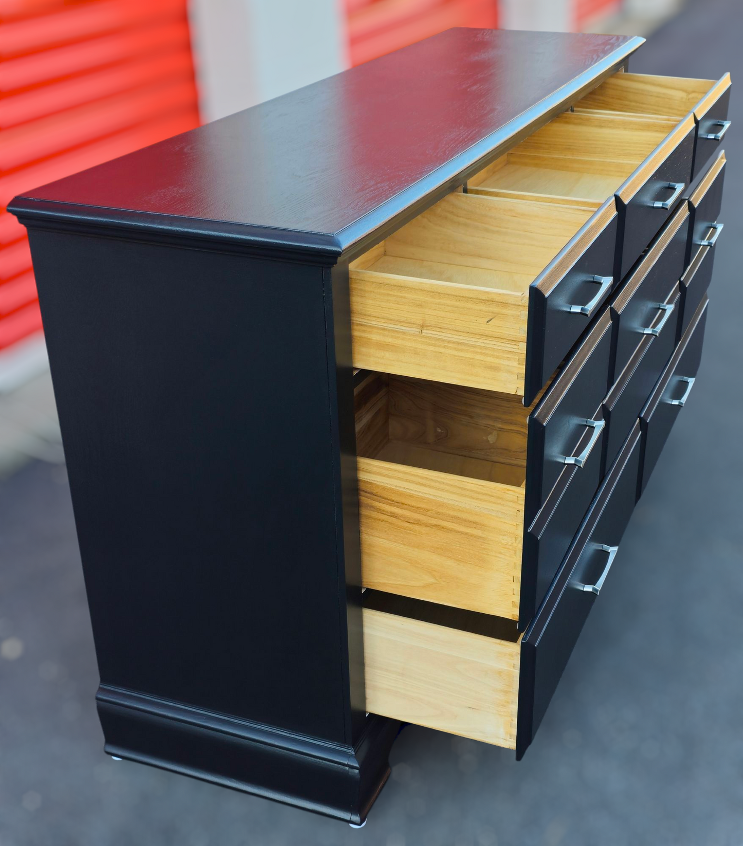 Beautiful fully refinished eight-drawer dresser