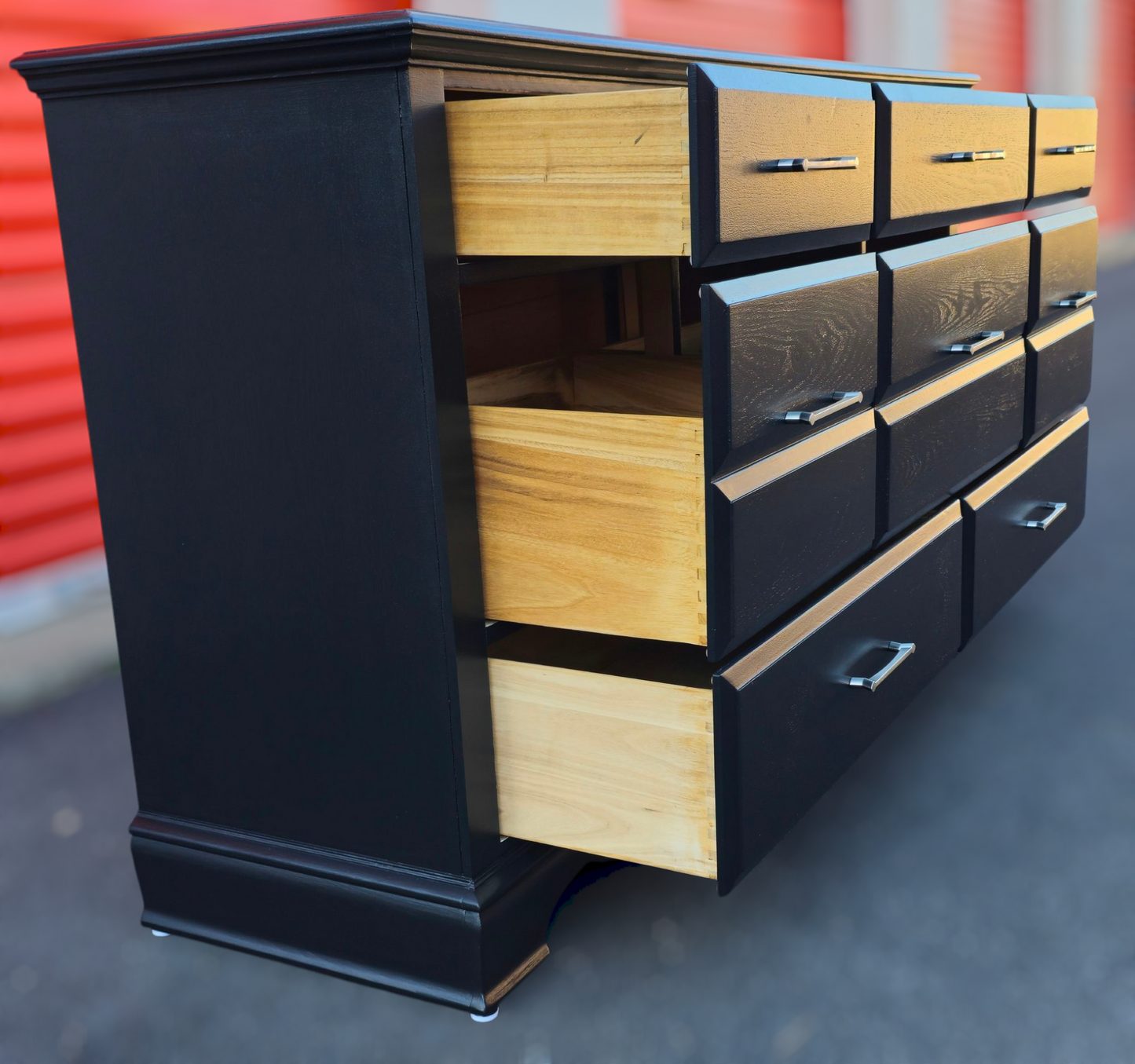 Beautiful fully refinished eight-drawer dresser