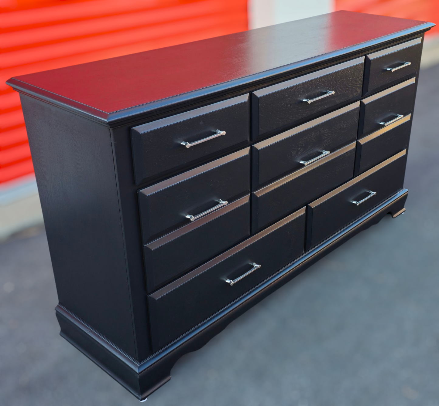 Beautiful fully refinished eight-drawer dresser